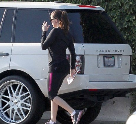 Khloe Kardashian Net Worth car Khloe Kardashian