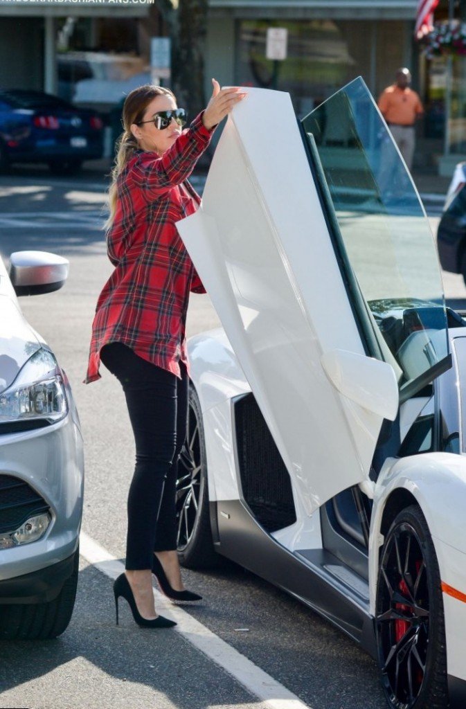 Khloe Kardashian Net Worth car Khloe Kardashian