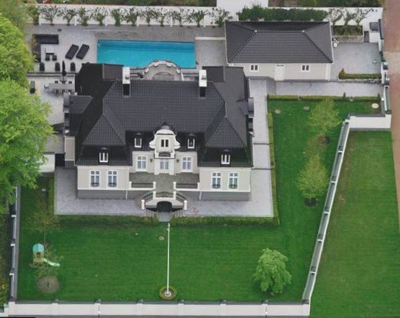 Zlatan Ibrahimovic Net Worth house Zlatan Ibrahimovic house