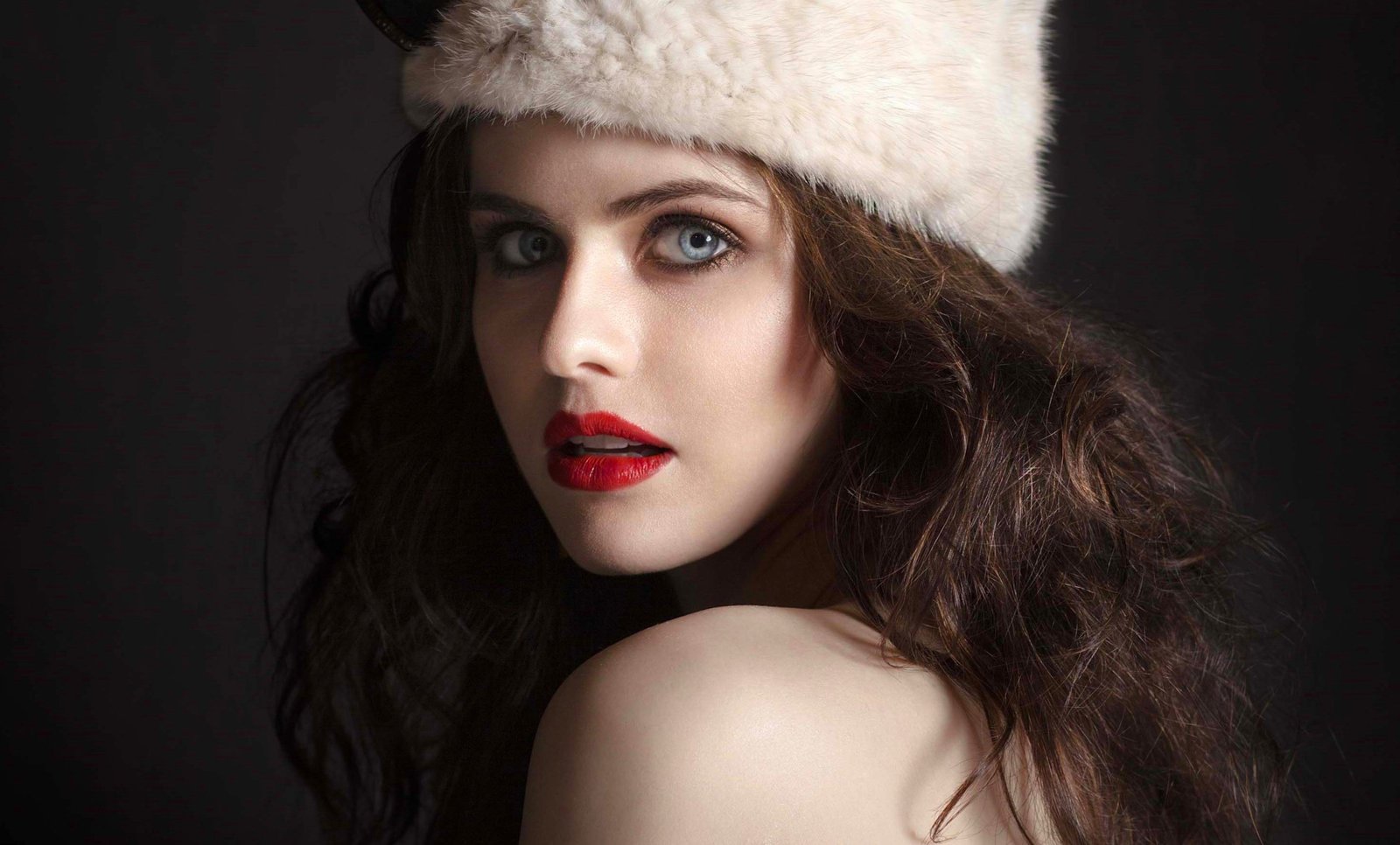 Alexandra Daddario Net Worth