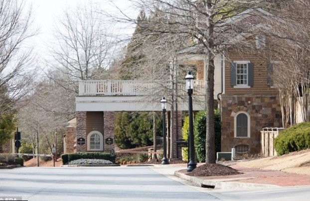 Bobbi Kristina Brown Roswell, Georgia House Bobbi Kristina Brown рщгіу