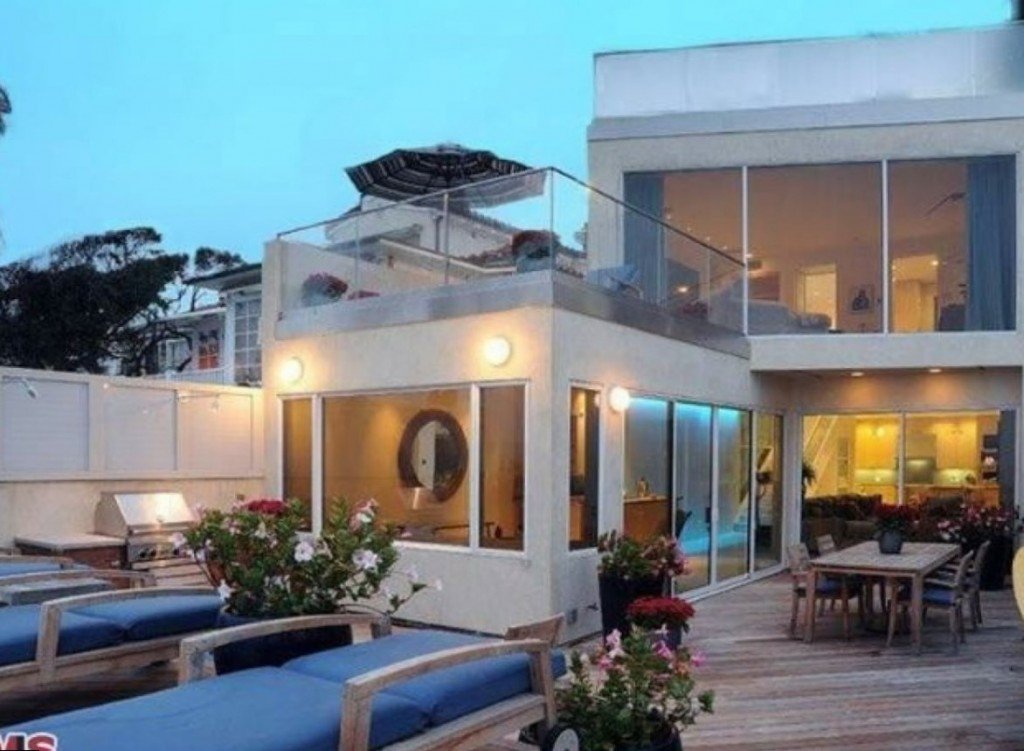 Jim Carrey  Malibu Beach home Jim Carrey home
