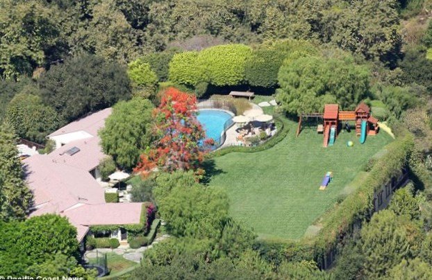 Jennifer Garner cars Pacific Palisades mansion Jennifer Garner cars