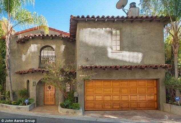 Joel Kinnaman Apartment in LA Joel Kinnaman house