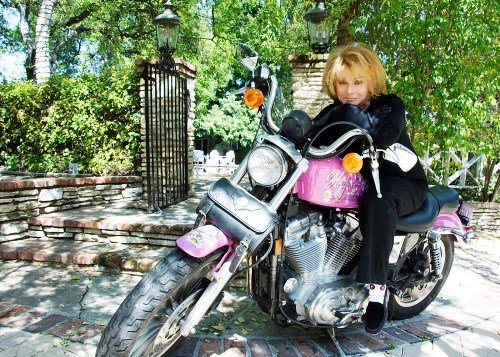 Ann Margret and her Harley Ann-Margretharley500w