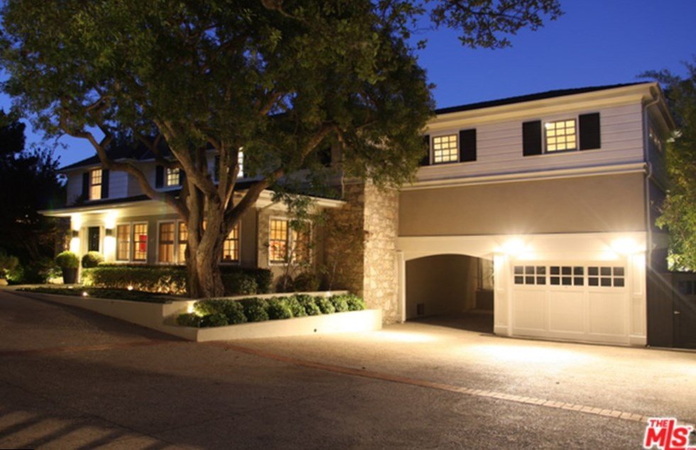 Alexis Denisof net worth