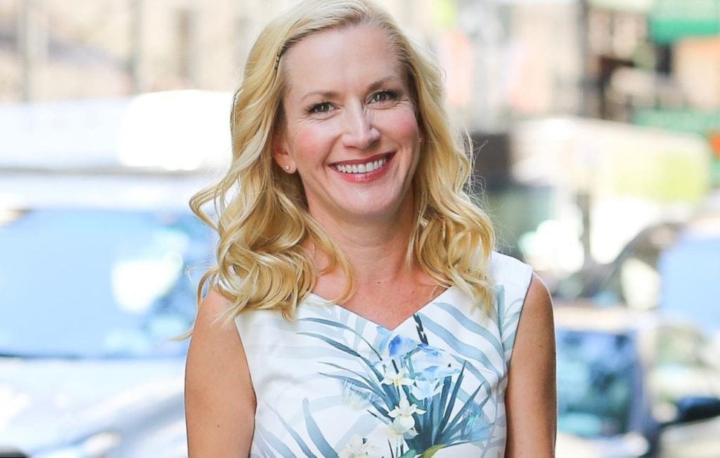 Angela Kinsey net worth