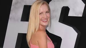 Angela Kinsey net worth