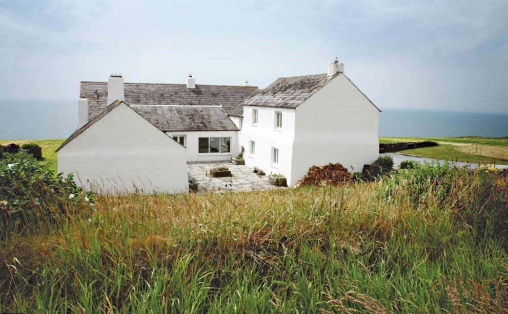Angela Lansbury home Angela Lansbury farmhouse on the Coast of Ireland