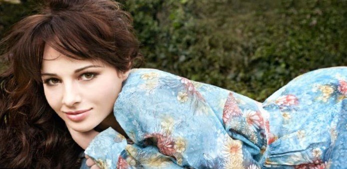 Ashley Rickards net worth Ashley Rickards net worth